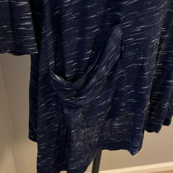 LOGO Heathered Navy Cowl Neck Sharkbite top!!  Size XS - Picture 5 of 9